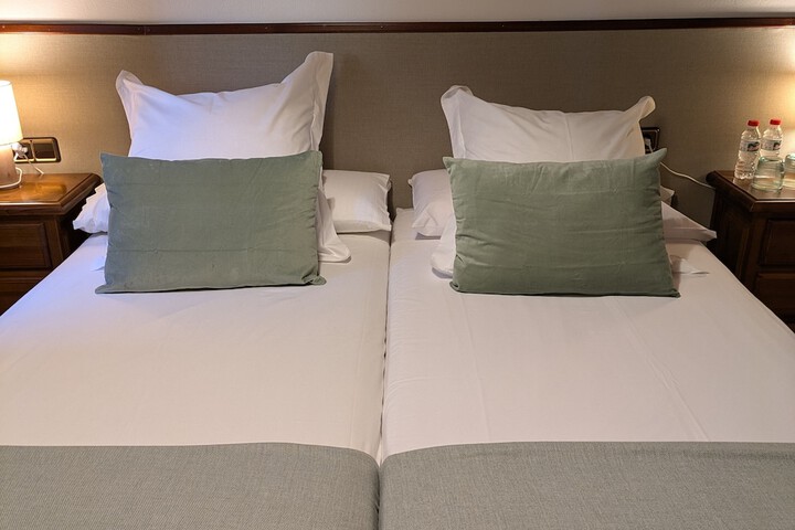Room 2 of 36