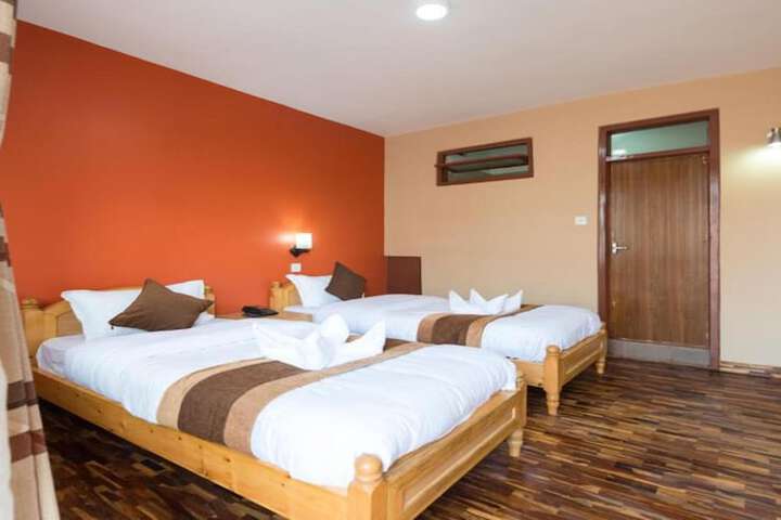 Room 4 of 13