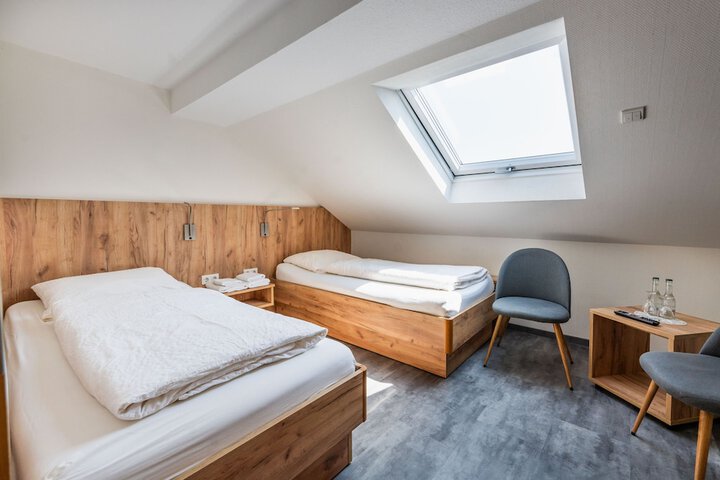 Room 25 of 112