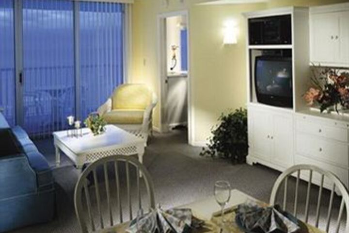 Room 32 of 47