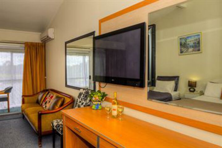 Room 25 of 32
