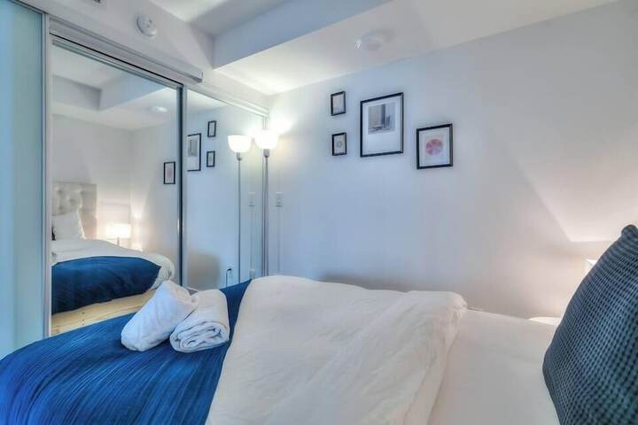 Room 4 of 144