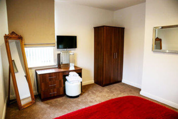 Room 16 of 30