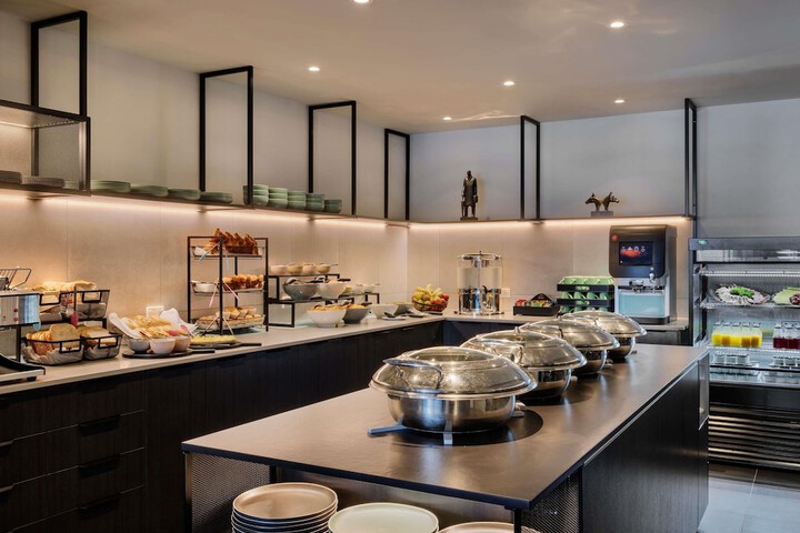 Breakfast area