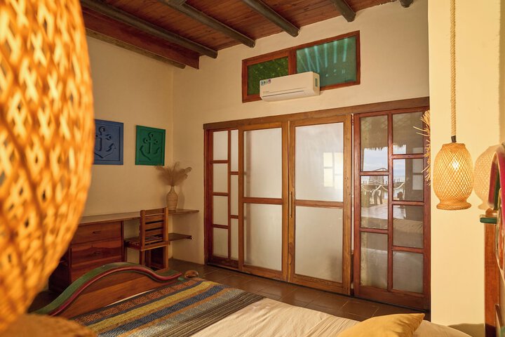 Room 4 of 68