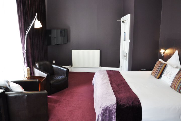 Room 6 of 35