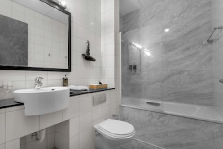 Hotel 214 of 219