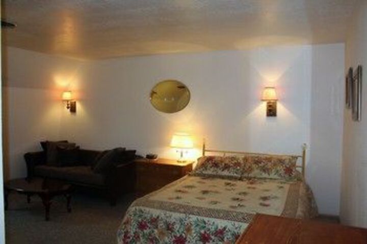 Room 4 of 6