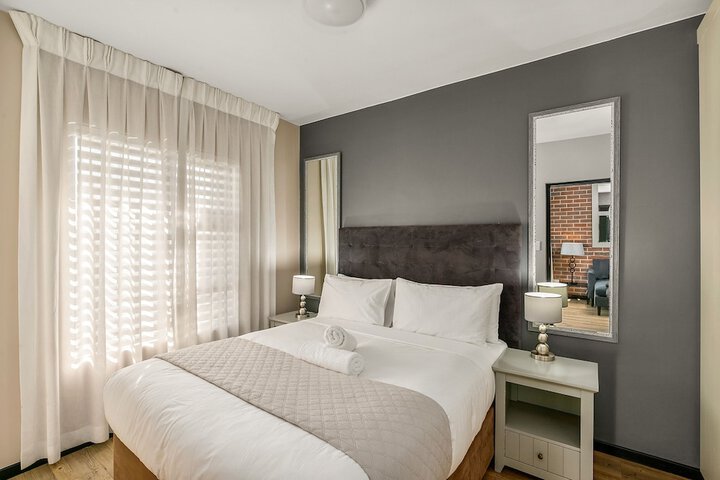 Room 16 of 215