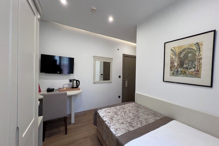 Room 9 of 53