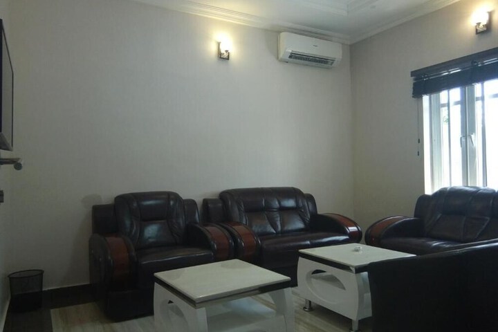 Room 21 of 32