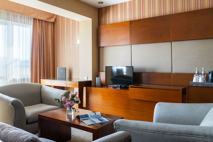 Room 11 of 31