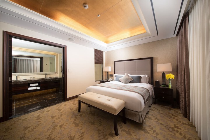Room 7 of 79