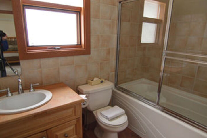 Room 2 of 18