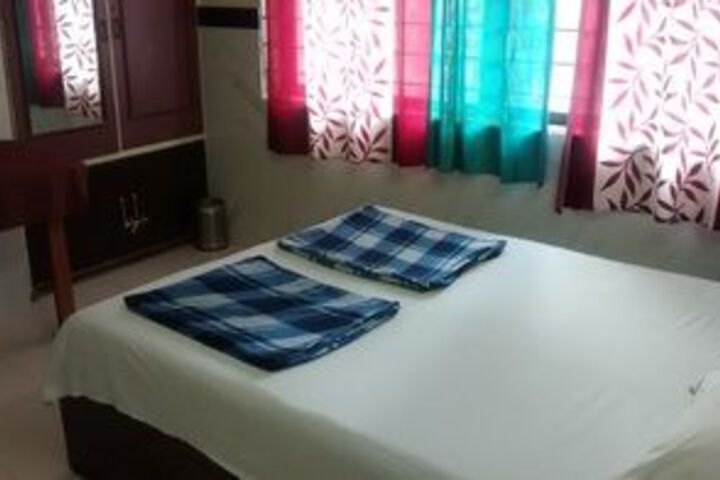 Room 10 of 11