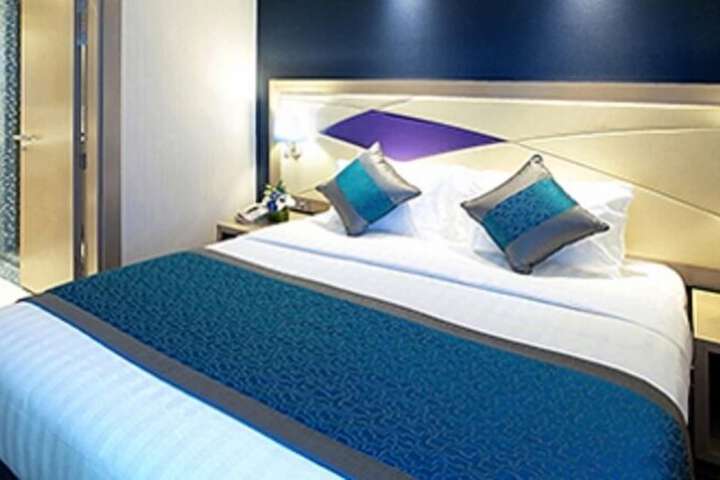 Room 3 of 60