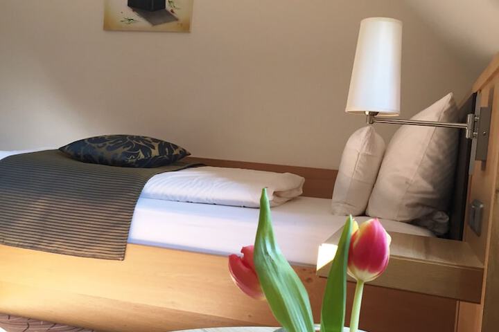 Room 2 of 32