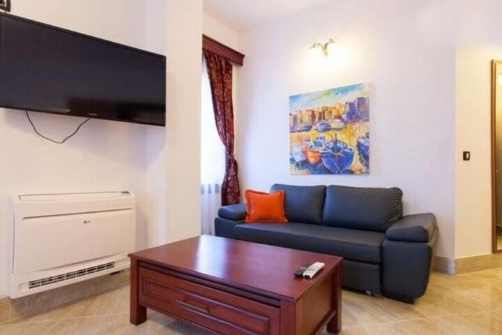 Room 8 of 15