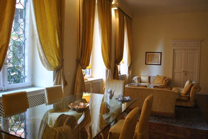 Room 16 of 38