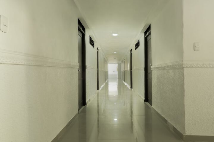 Ballroom/Hall 18 of 23