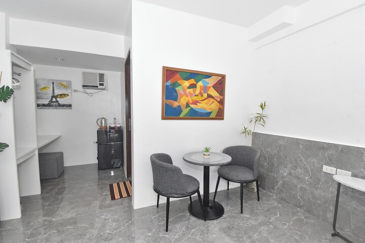 Room 7 of 76