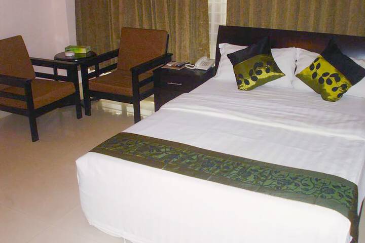 Room 10 of 36