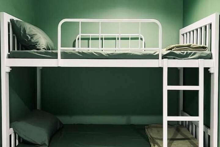 Room 5 of 24