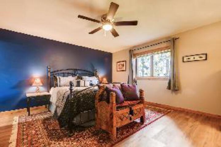 Room 4 of 4