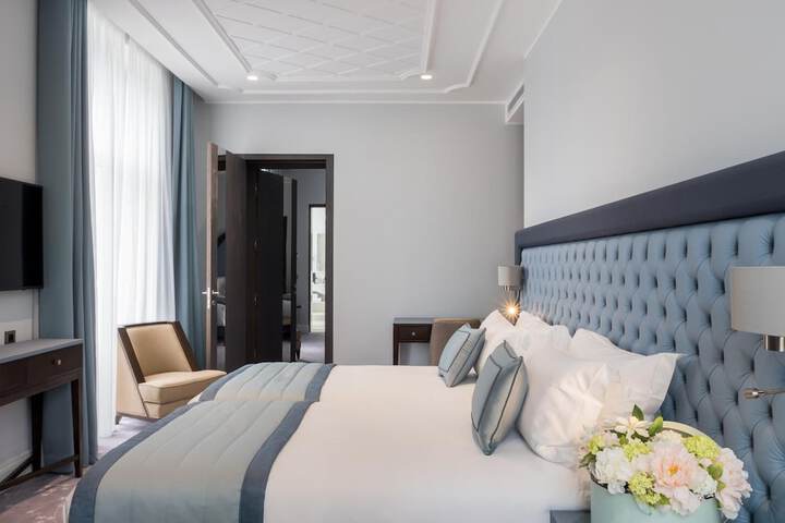 Room 17 of 60