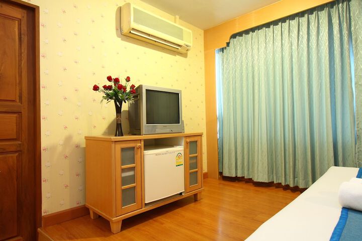 Room 25 of 34