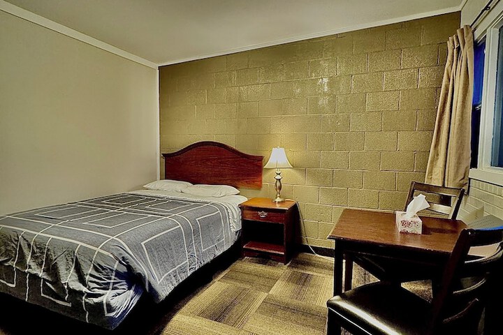 Room 9 of 39