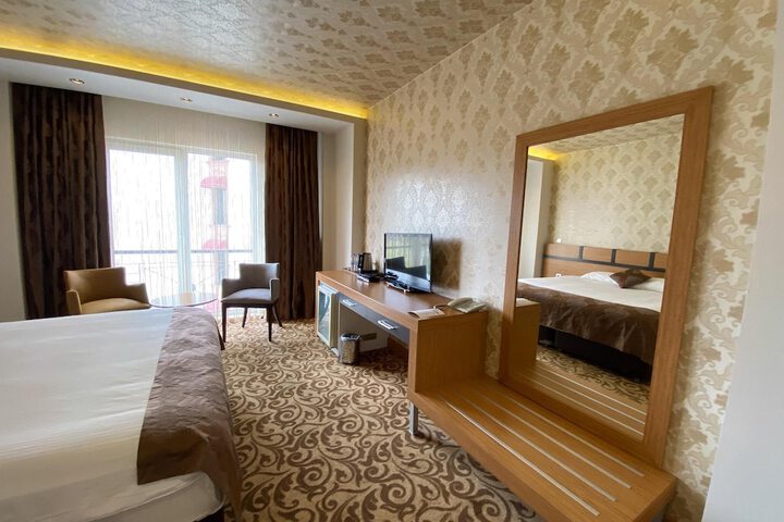 Room 11 of 43
