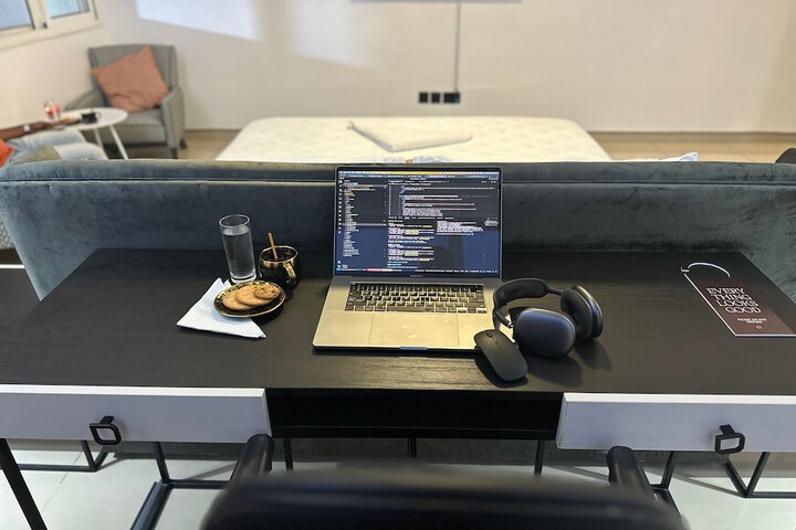 Room 3 of 37