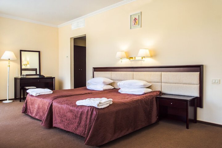 Room 3 of 42