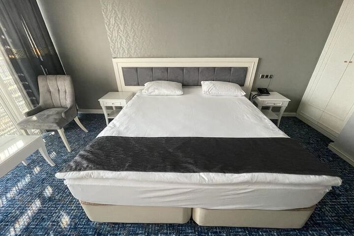 Room 11 of 26