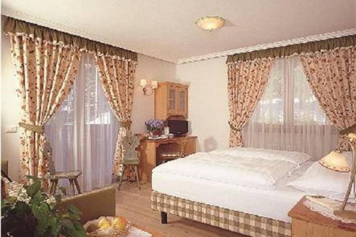 Room 4 of 45