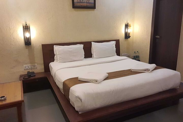 Room 4 of 78