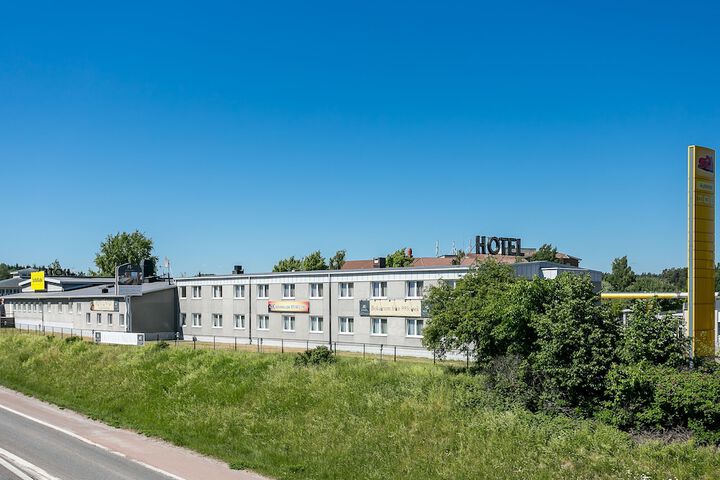 Hotel 42 of 43