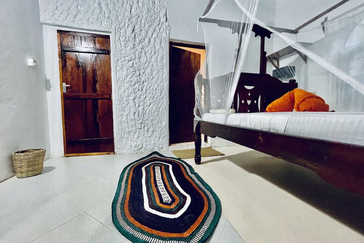 Room 8 of 31