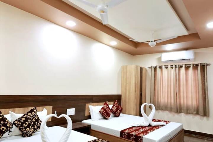 Room 2 of 25