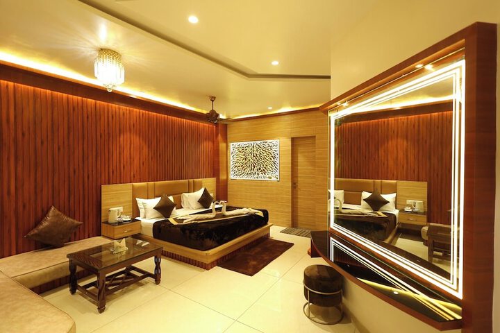 Room 15 of 54