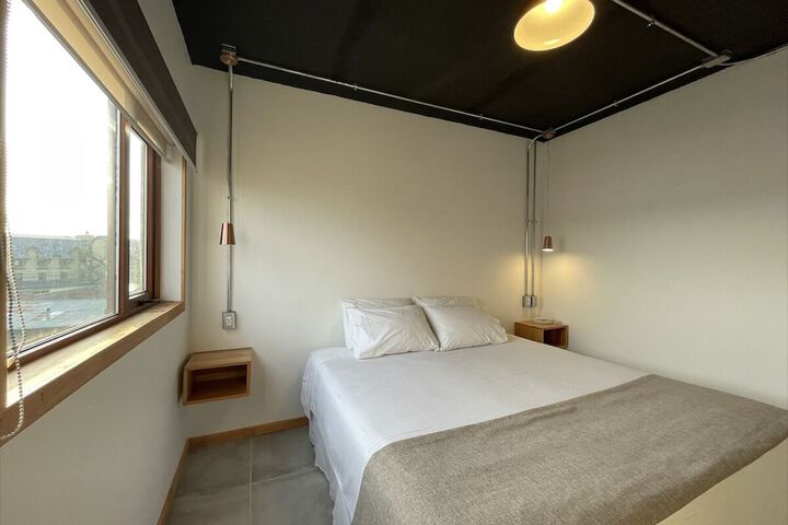 Room 9 of 48