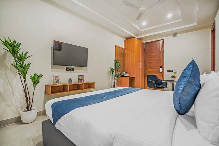 Room 8 of 43