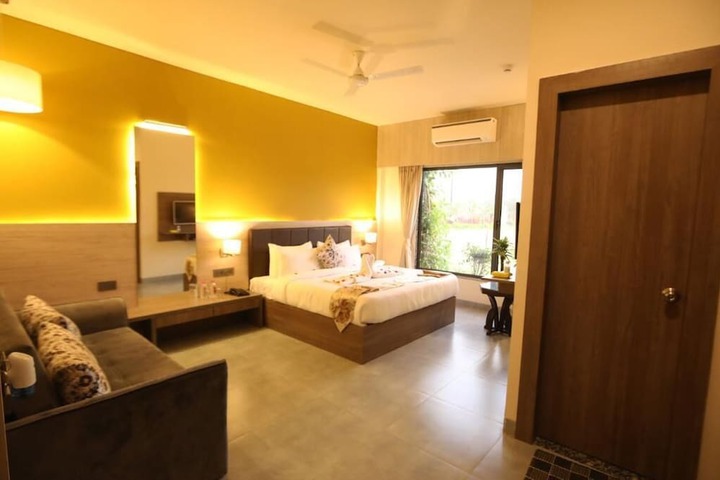 Room 5 of 19