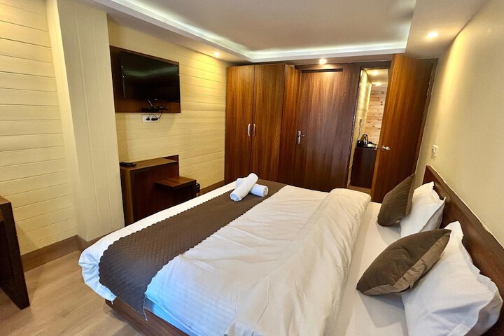 Room 26 of 64