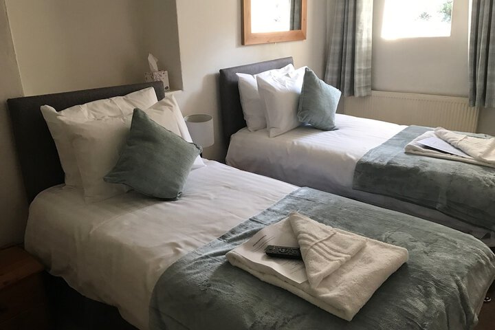 Room 8 of 27