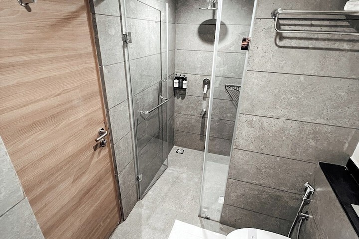 Room 25 of 29
