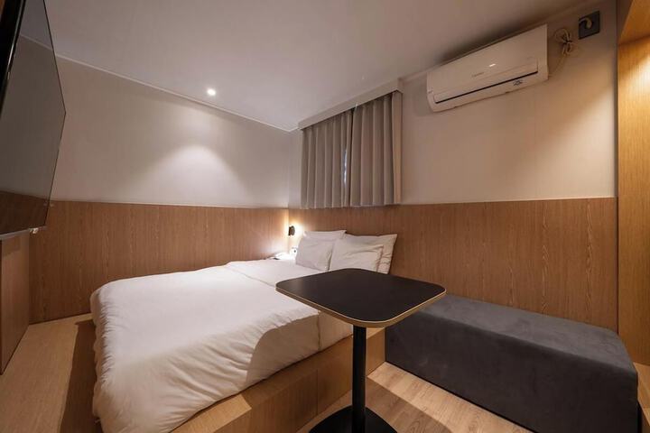 Room 3 of 31