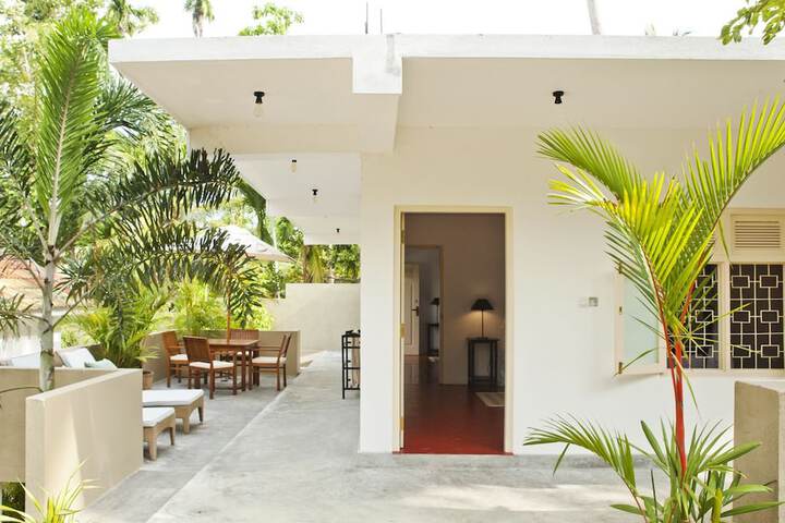 Hotel Exterior 37 of 72
