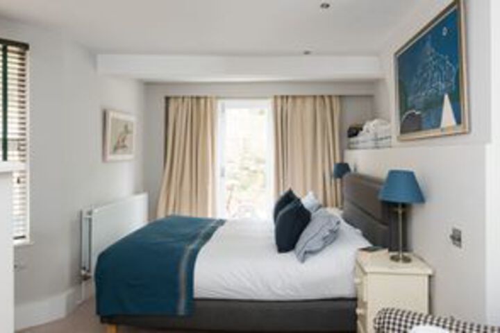 Room 9 of 21